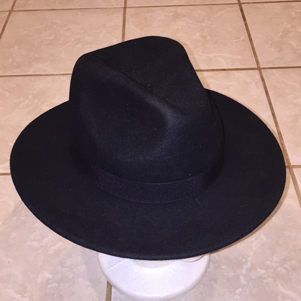Black Furtalk wool size M hat in good condition